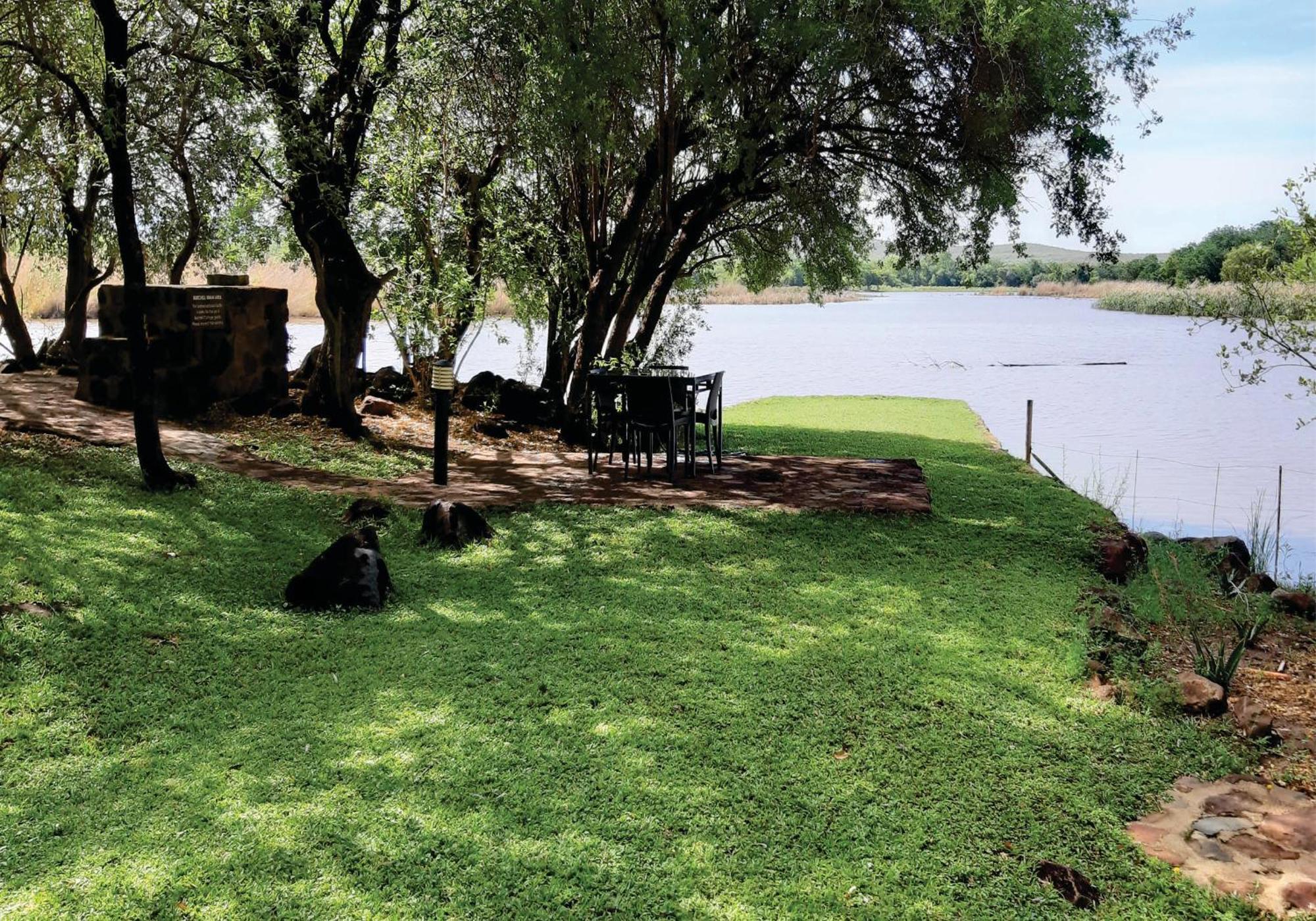 Waterside Cottages & Villas - Self Catering Gaborone Exterior photo
